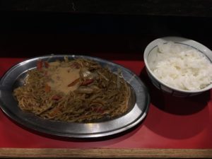 焼きラーメンとご飯、これ、むっちゃ合います。